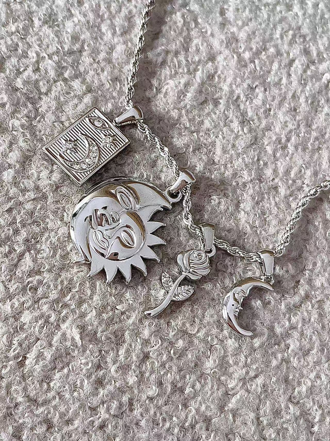 collana con ciondoli