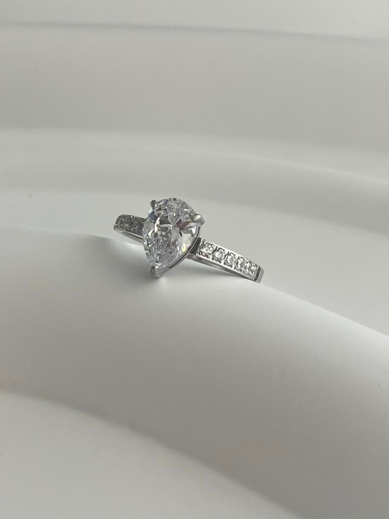 anello goccia cristallo