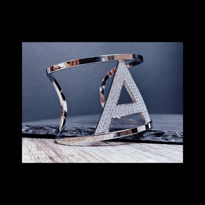 bracciale lettera grande