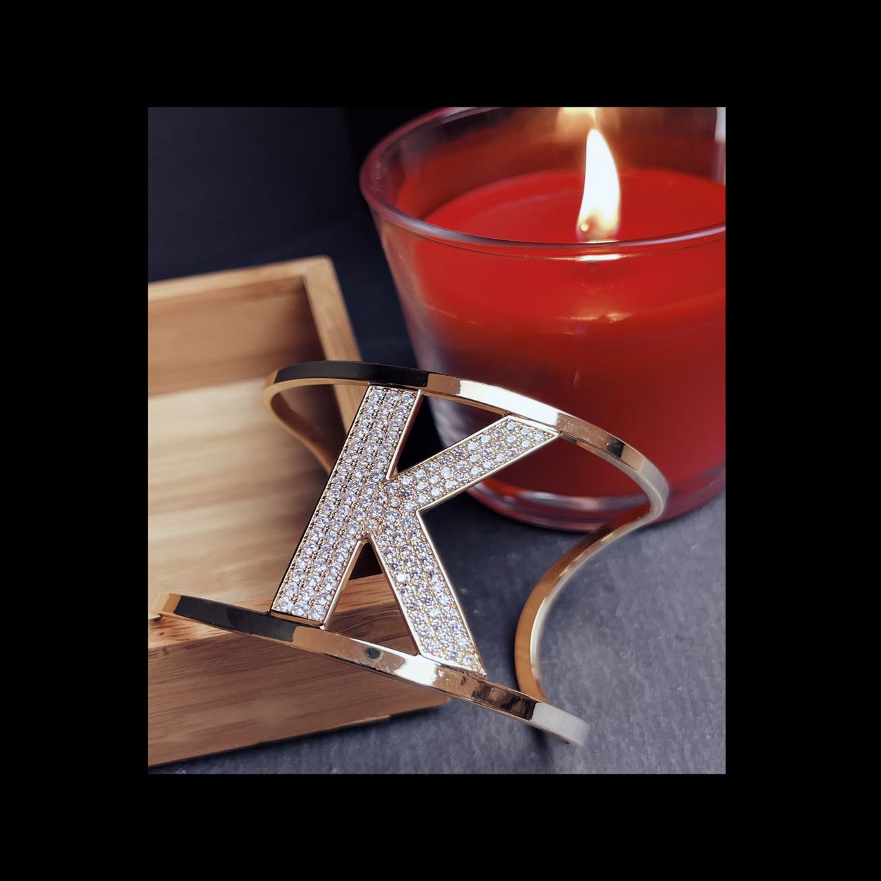 bracciale lettera grande