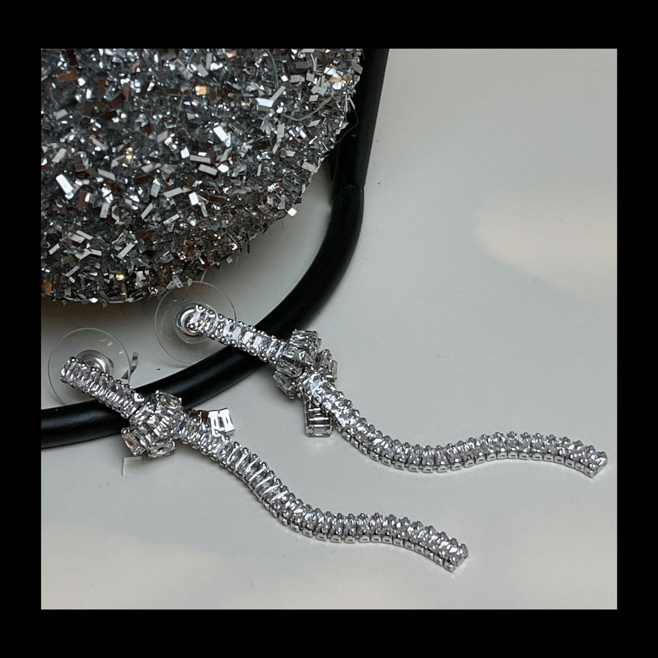 orecchini nodo strass